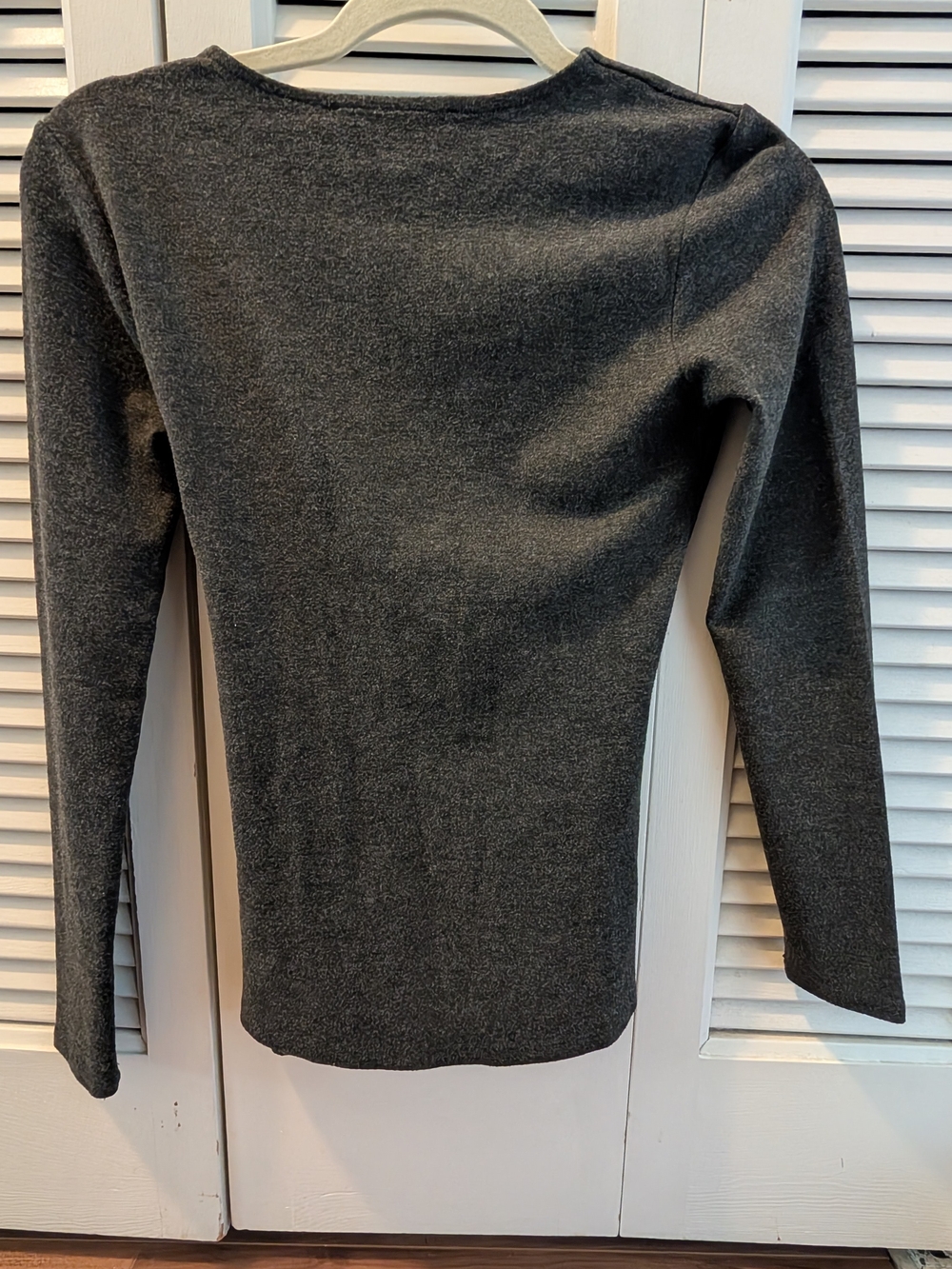 EUC WHBM Women's Gray Wrap Top long sleeves w/ Velvet Waist ruching in Sz XXS